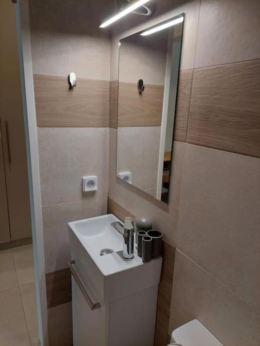 Cozy, Sunbathed, 30M2 Apartment Atene Esterno foto